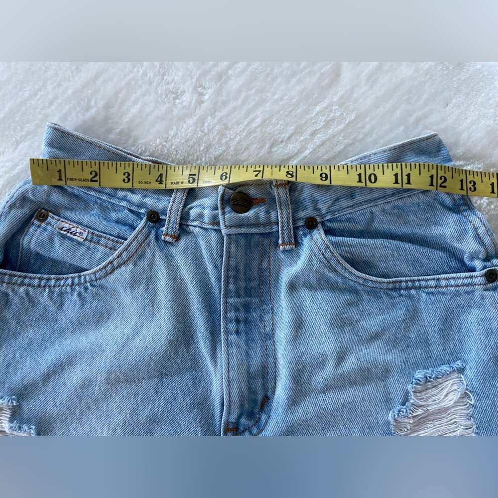 Vintage Chic Womens Ripped Raw Hem Denim Shorts size S - Picture 9 of 11